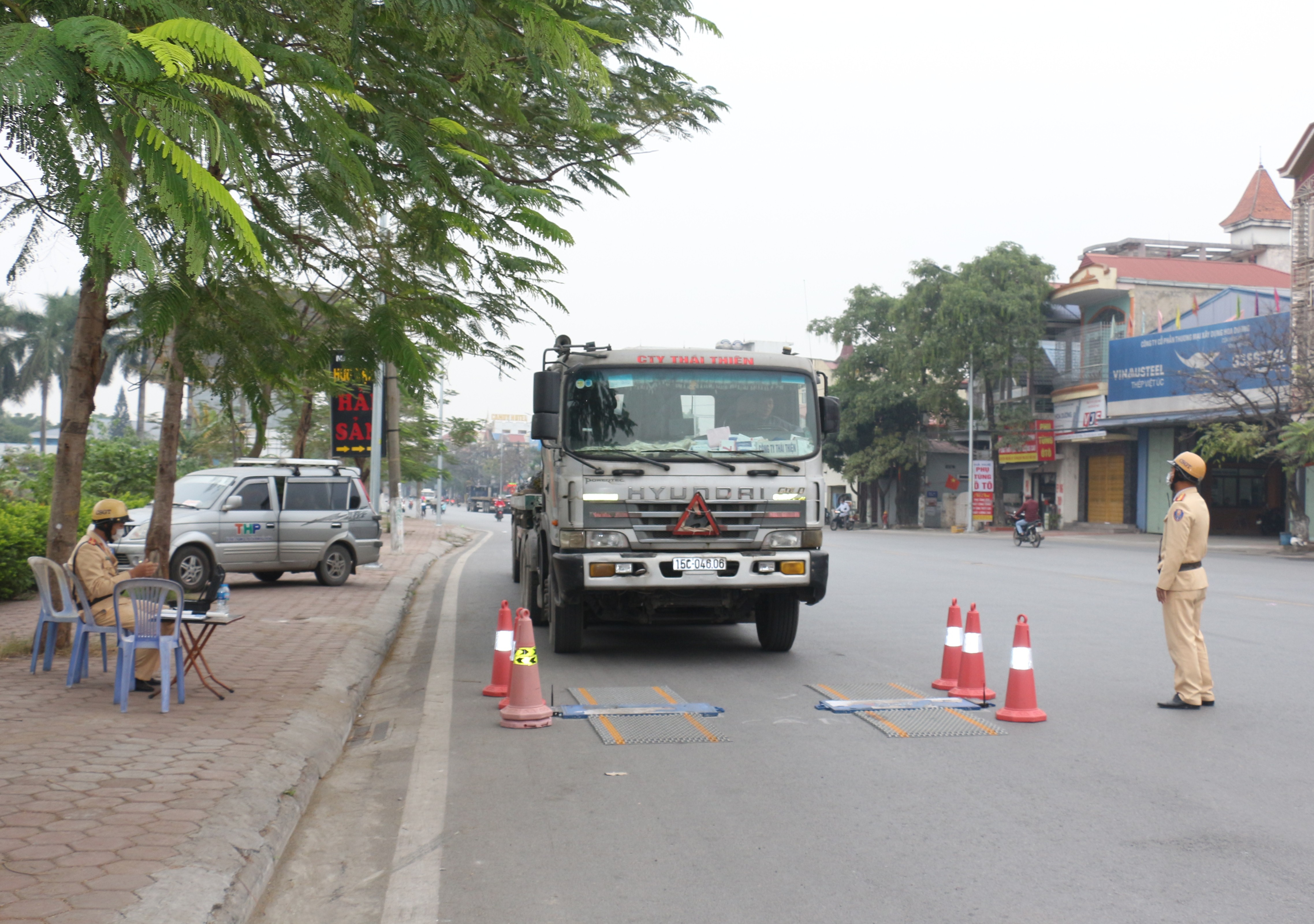 Tăng cường xử lý phương tiện chở hàng quá khổ, quá tải